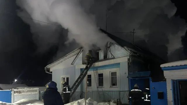 В Иванове огнеборцы потушили пожар в жилом доме