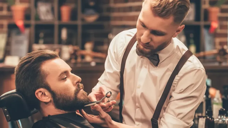 Стало известно, сколько москвичи тратят в барбершопах