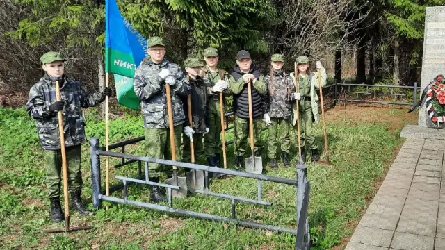 Фурмановские «разведчики» привели в порядок памятник погибшим в годы ВОВ