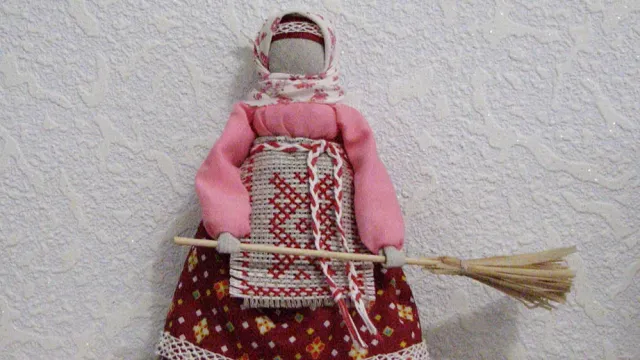 В Юже проходит конкурс кукол "Метлушка-берегушка"