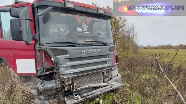 В Ивановской области усталая фура протаранила Kia Rio