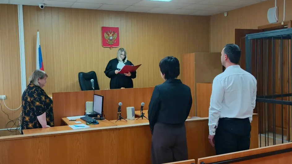 Житель Суздаля в Ивановской области избил палкой жену и ударил ее ножом Житель Суздаля в Ивановской области избил палкой жену и ударил ее ножом