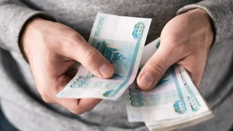 Стало известно, кто из россиян выиграет от повышения МРОТ Стало известно, кто из россиян выиграет от повышения МРОТ
