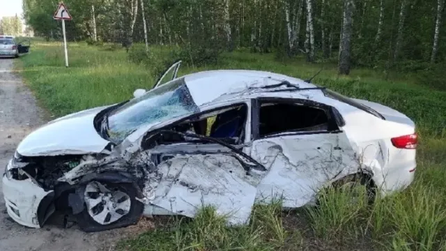 В Ивановской области при столкновении с автоцистерной погиб водитель иномарки