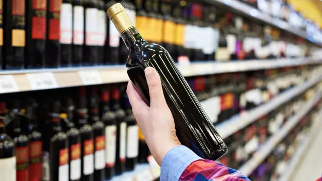 Алкоголь под запретом: Кто останется без спиртного?