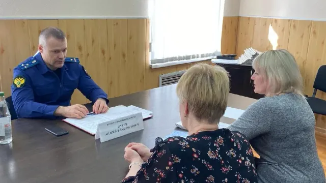 Медработник из Приволжска пожаловался прокурору на маленькую пенсию