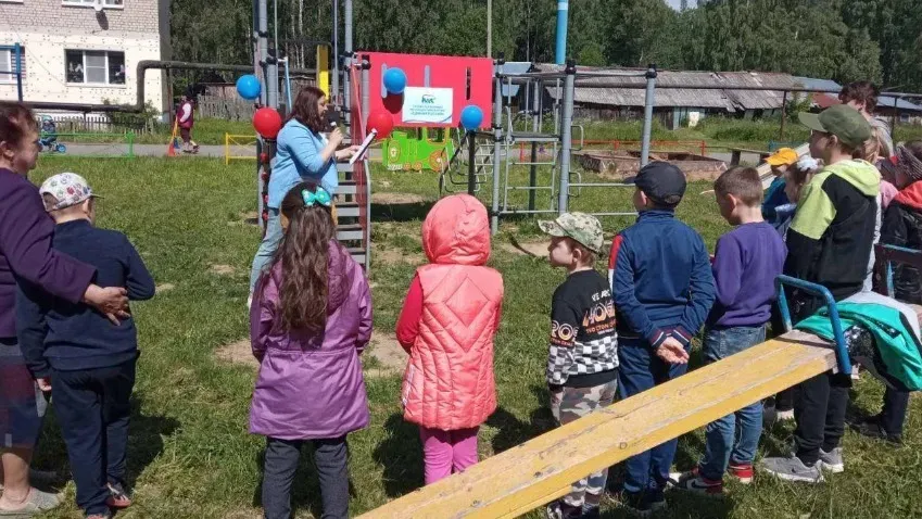 В Бибирево оборудовали новые игровые комплексы на детской площадке