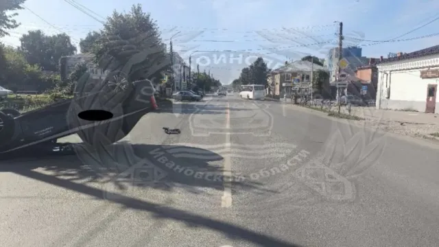 В Шуе перевернулся Renault охранного предприятия