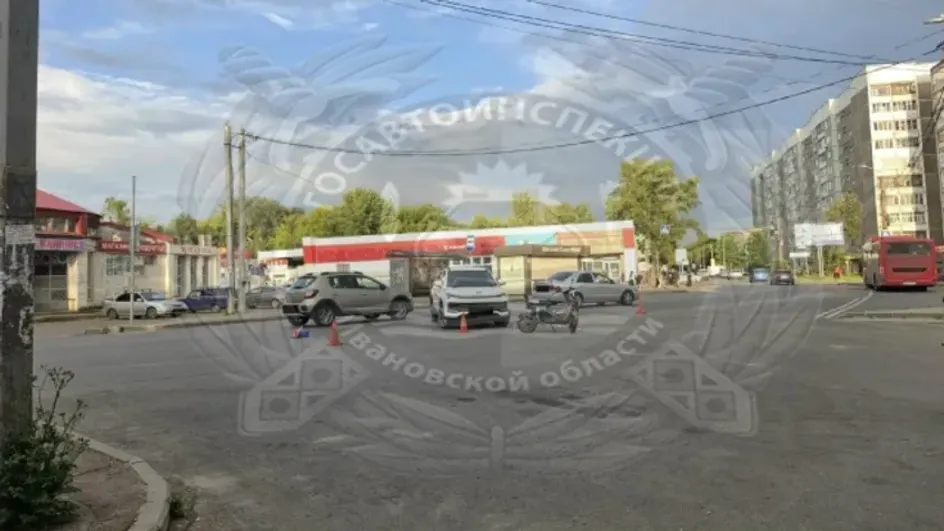 В Иванове за сутки пострадали электросамокатчик и скутерист В Иванове за сутки пострадали электросамокатчик и скутерист