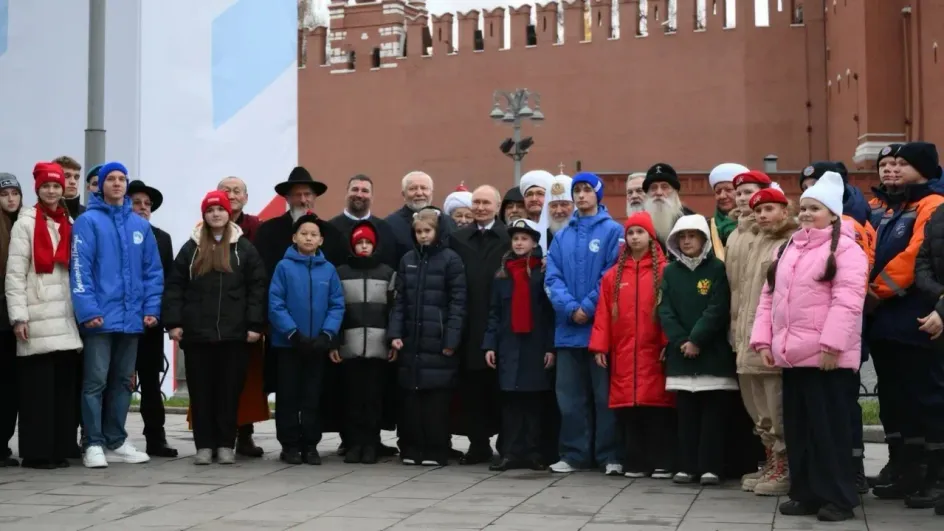 Дочка погибшего на СВО бойца из Иванова встретилась с президентом Дочка погибшего на СВО бойца из Иванова встретилась с президентом