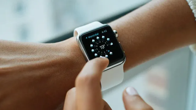 Яблоко сгнило? Почему россияне массово бросают Apple: