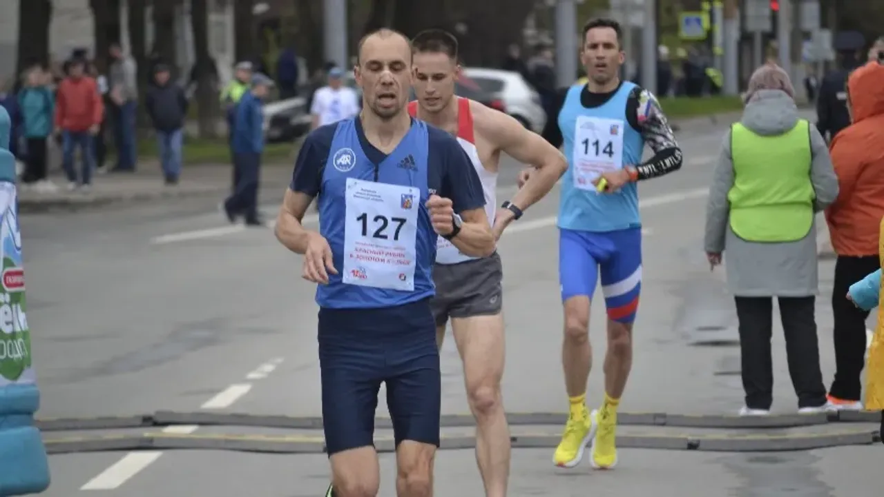 1 1 прошел забег. забег майская гроза екатеринбург 2022. всероссийский забег 2022 в челябинске. 1 1 прошел забег. 1 майская эстафета иваново.