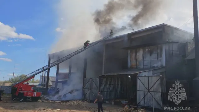 В Вичуге загорелось производство