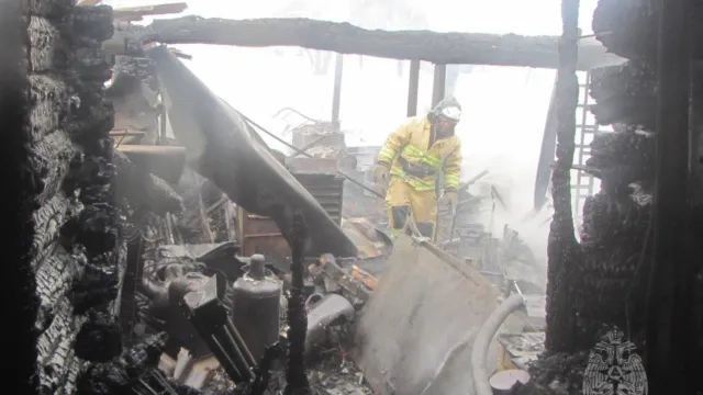 В Савинском районе бабушку дважды вытаскивали из горящего дома