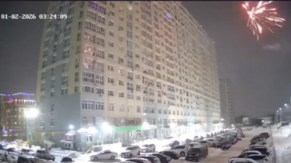 Салют из окна дома на ул. Наумова в Иванове вызвал возмущение жителей Салют из окна дома на ул. Наумова в Иванове вызвал возмущение жителей