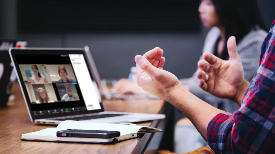 Россияне рассказали, почему их раздражают созвоны по работе