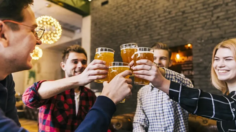 Студенты стали чаще налегать на алкоголь во время сессии