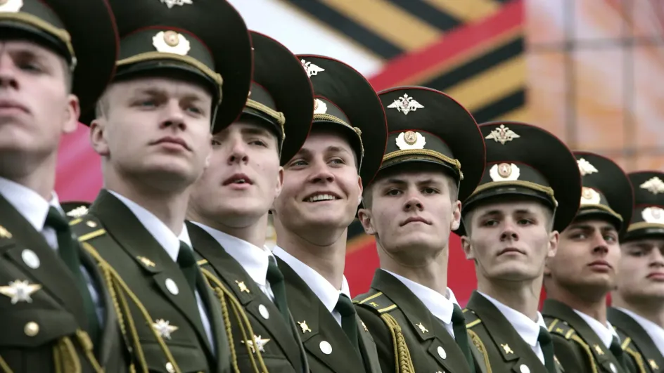 Россияне готовы служить Родине в случае серьезной угрозы Россияне готовы служить Родине в случае серьезной угрозы