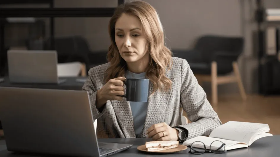 Психолог назвала последствия сокращенного рабочего дня у женщин по пятницам