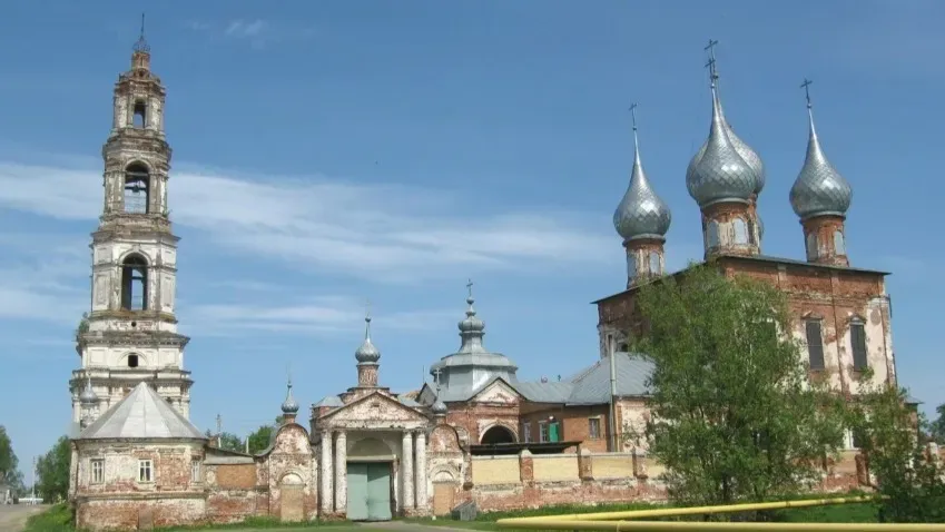 В Троицком храме под Шуей установили копии десяти икон иконописцев круга Андрея Рублёва