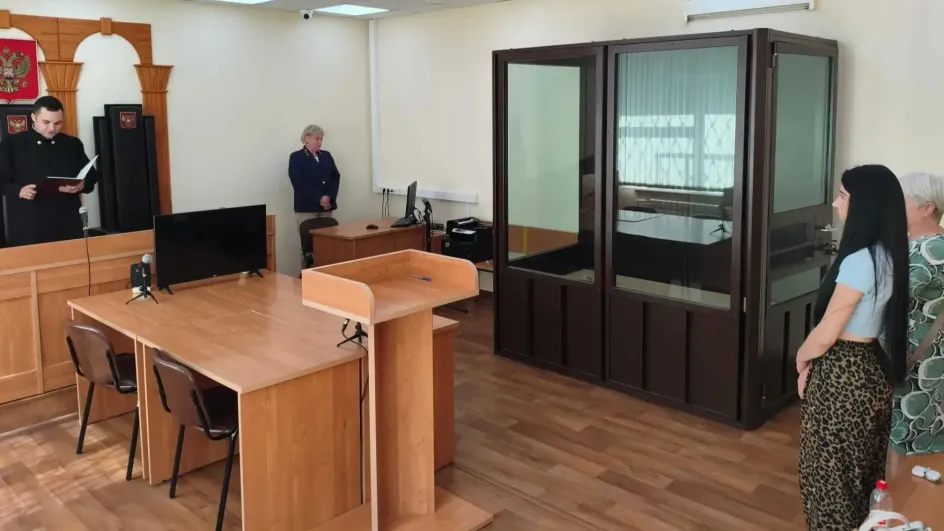В Шуе женщина украла деньги с карты ветерана СВО