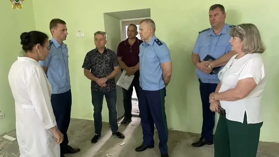 В Вичуге прокурор области провел прием граждан по вопросам приставов В Вичуге прокурор области провел прием граждан по вопросам приставов