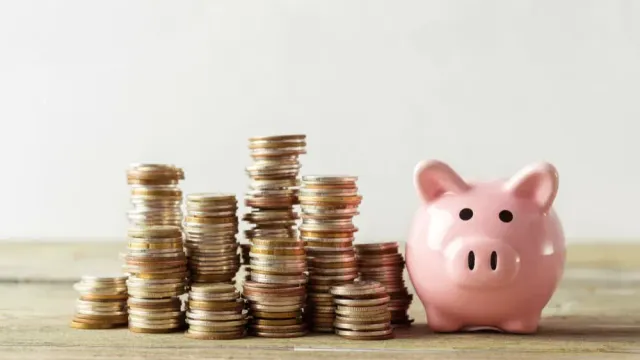 Денег нет: 40% россиян живут от зарплаты до зарплаты!