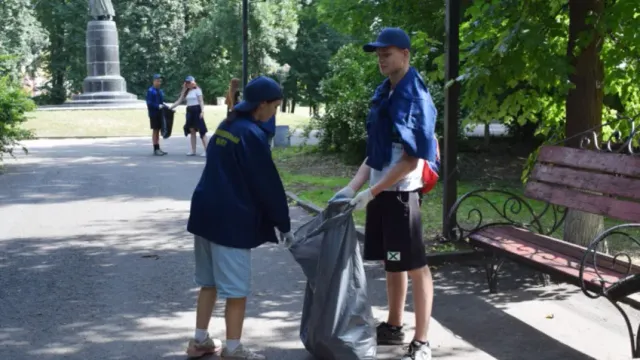 В Иванове подростки приступили к благоустройству набережной Уводи