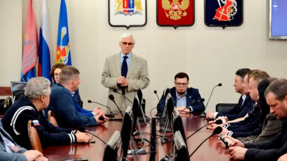 Участники проекта «Время наших» начали обучение госуправлению