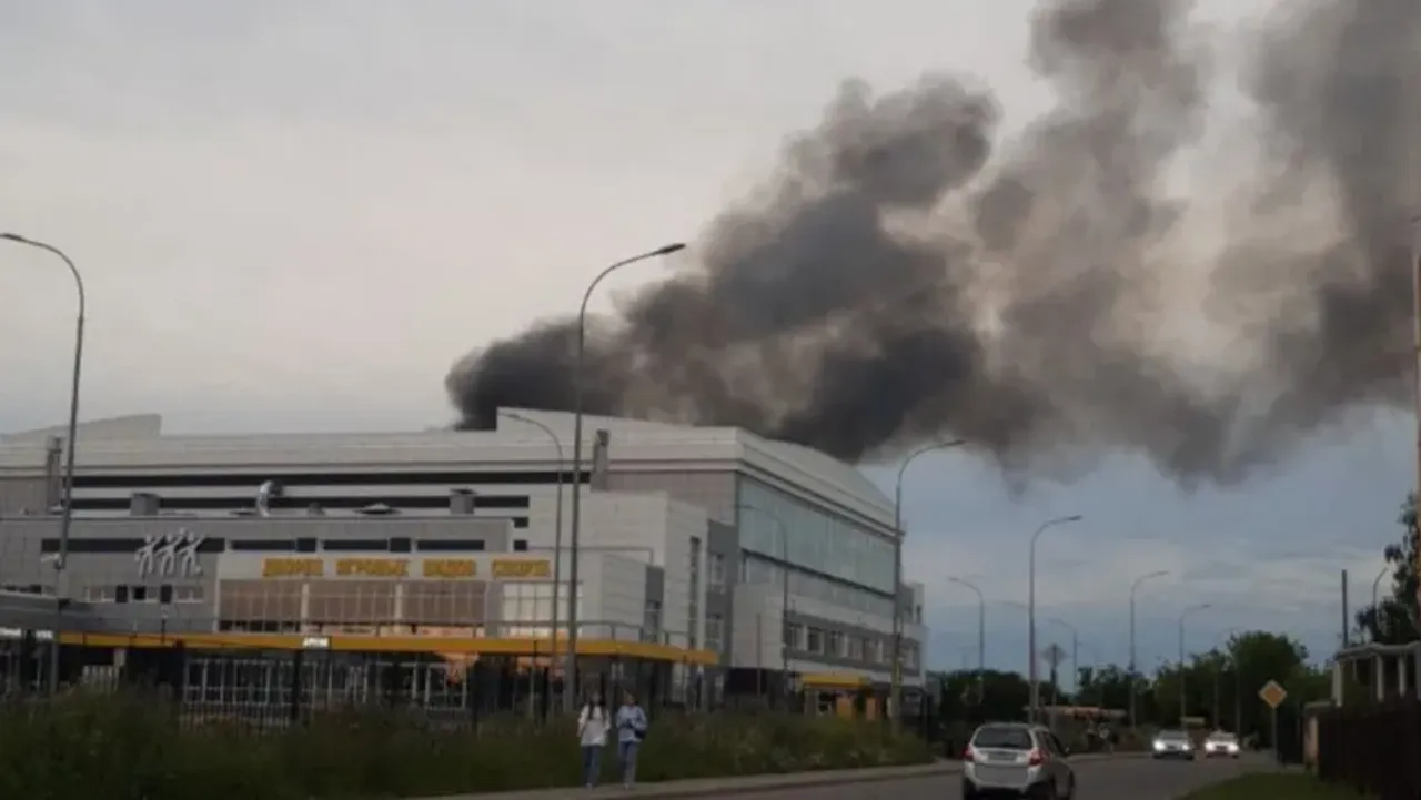 В Иванове загорелись склады на грузовом дворе возле старого здания ж/д  вокзала