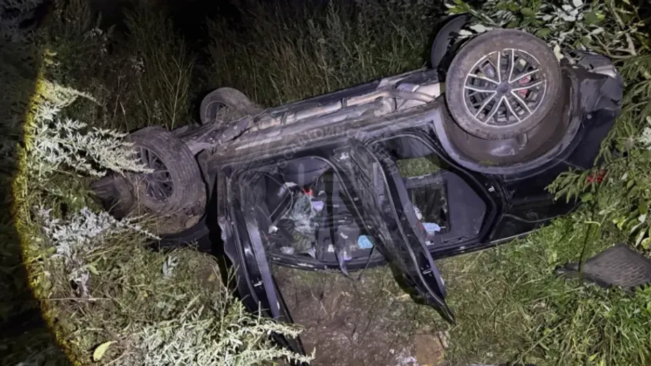 В Тейковском районе автомобиль Belgee вылетел в кювет, ранен ребенок В Тейковском районе автомобиль Belgee вылетел в кювет, ранен ребенок