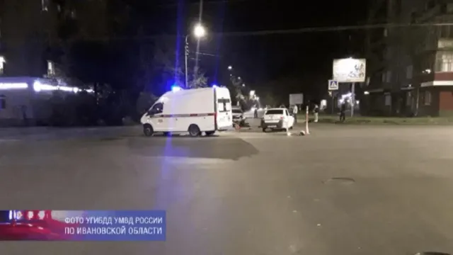 В Иванове автомобиль скорой помощи протаранила иномарку