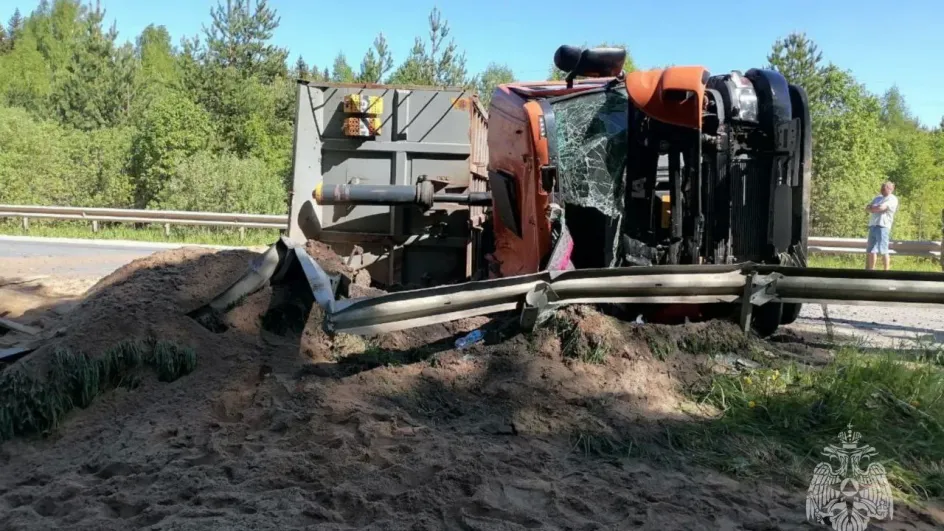 В Вичугском районе перевернулась Scania В Вичугском районе перевернулась Scania