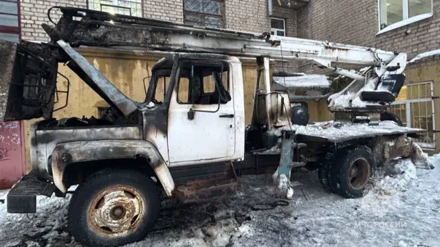 В центре Иванова днем сгорела автовышка