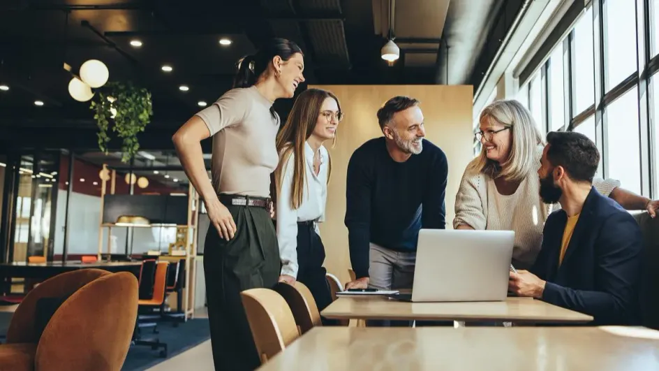 Стало известно, скольким россиянам придется подрабатывать в праздники
