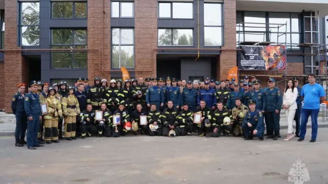 В Иванове в м-оне «Звездный» прошли соревнования «Вертикальный вызов. Ступени памяти»