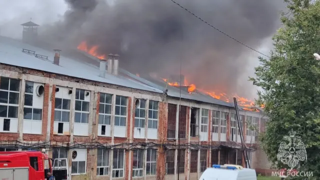 В Ивановской области вспыхнула текстильная фабрика