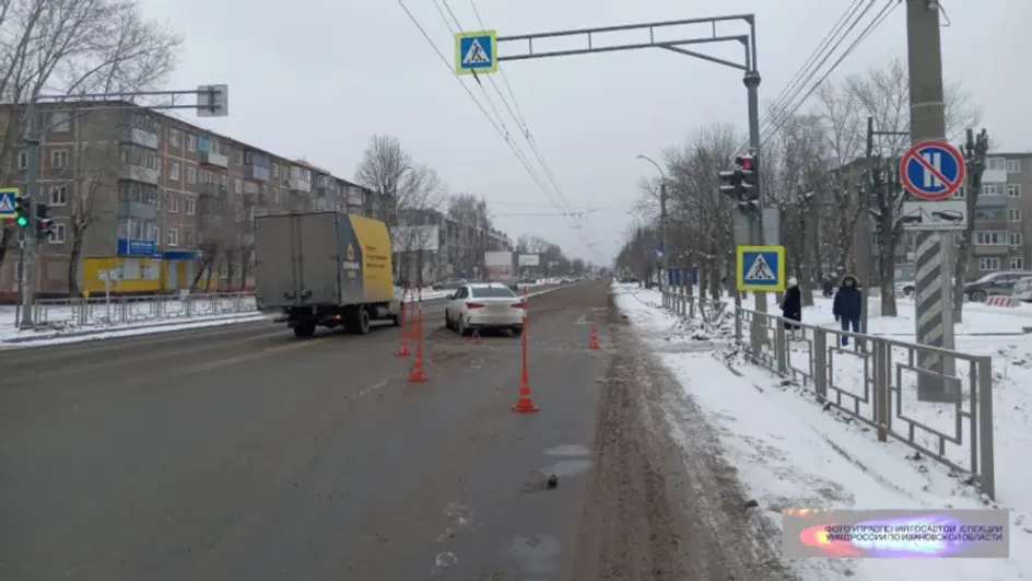 В Иванове иномарка сбила трех человек на пешеходном переходе