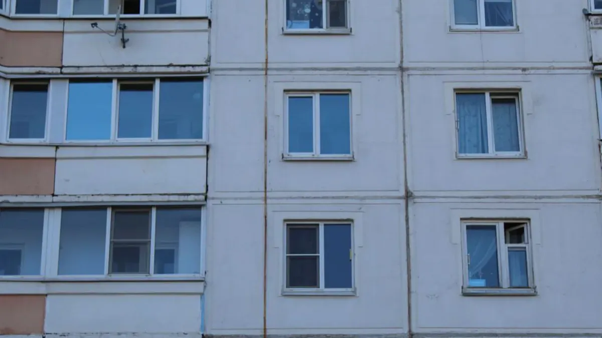В Кинешме мужчина выпал из окна десятого этажа