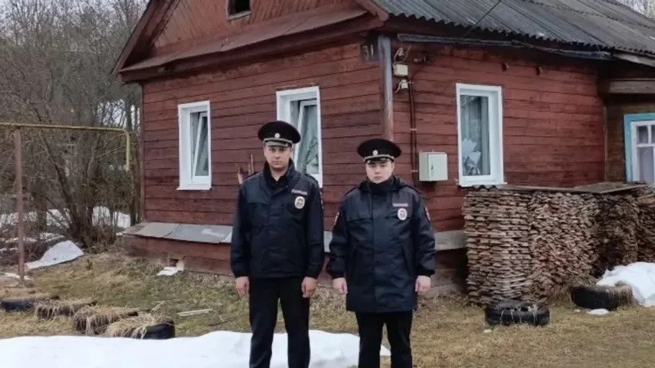 Полицейские в Заволжске спасли дом от пожара до приезда пожарных