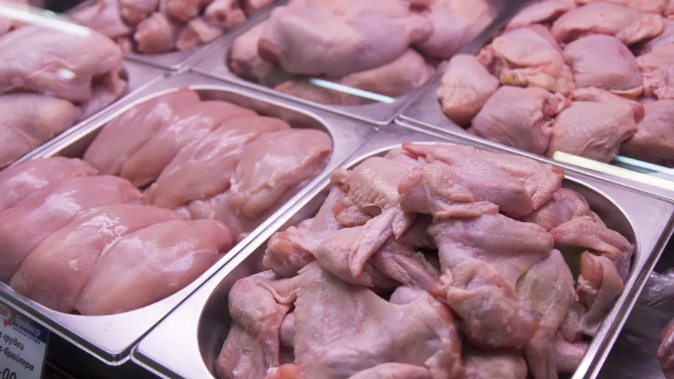 В России снова выросли в цене курица и яйца