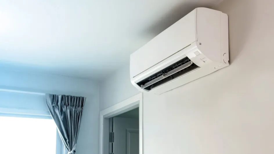 Эксперт рассказал, как правильно включать кондиционер после зимы