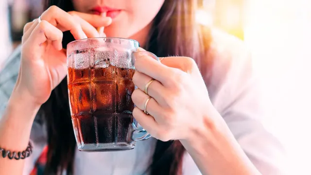 Шок на рынке напитков: Почему Coca-Cola теряет позиции?