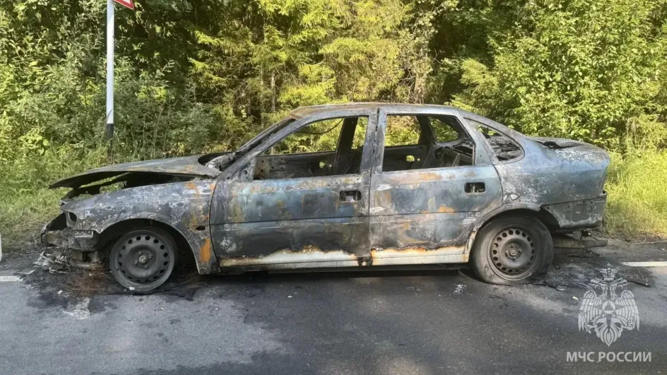 В Шуйском районе из-за неисправности сгорел автомобиль