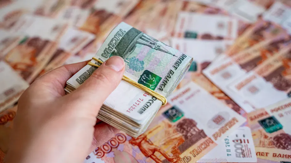 Названы группы россиян, зарплата которых может быть ниже МРОТ