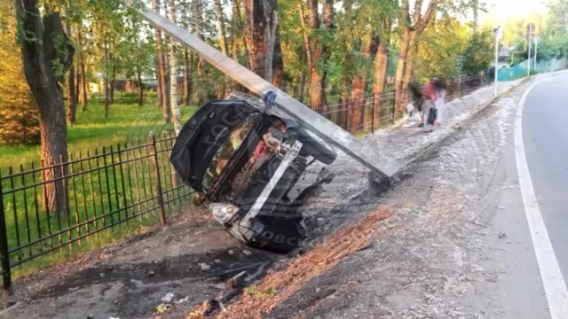 В Кинешемском районе 21-летняя девушка чуть не убилась о столб