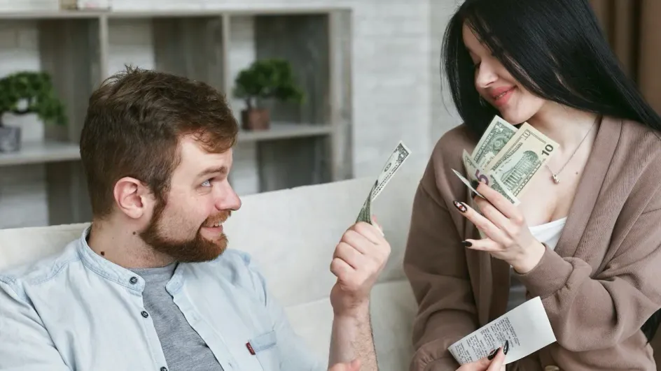 Более 30% россиян в последние месяцы обеспечивали партнера Более 30% россиян в последние месяцы обеспечивали партнера