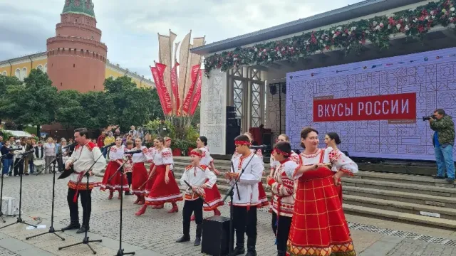 Фурмановский ансамбль «Веснушки» принял участие в гастрономическом фестивале в Москве