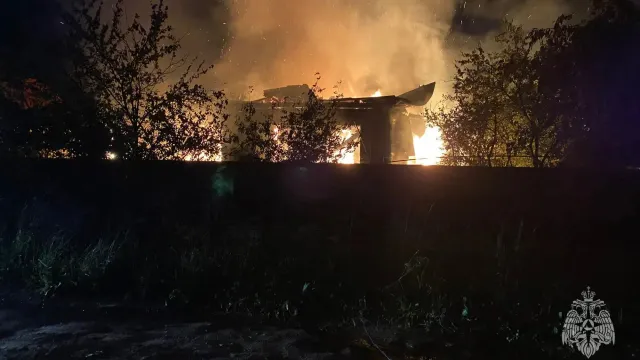 В Вичуге произошел крупный пожар в частном домовладении, возможен поджог
