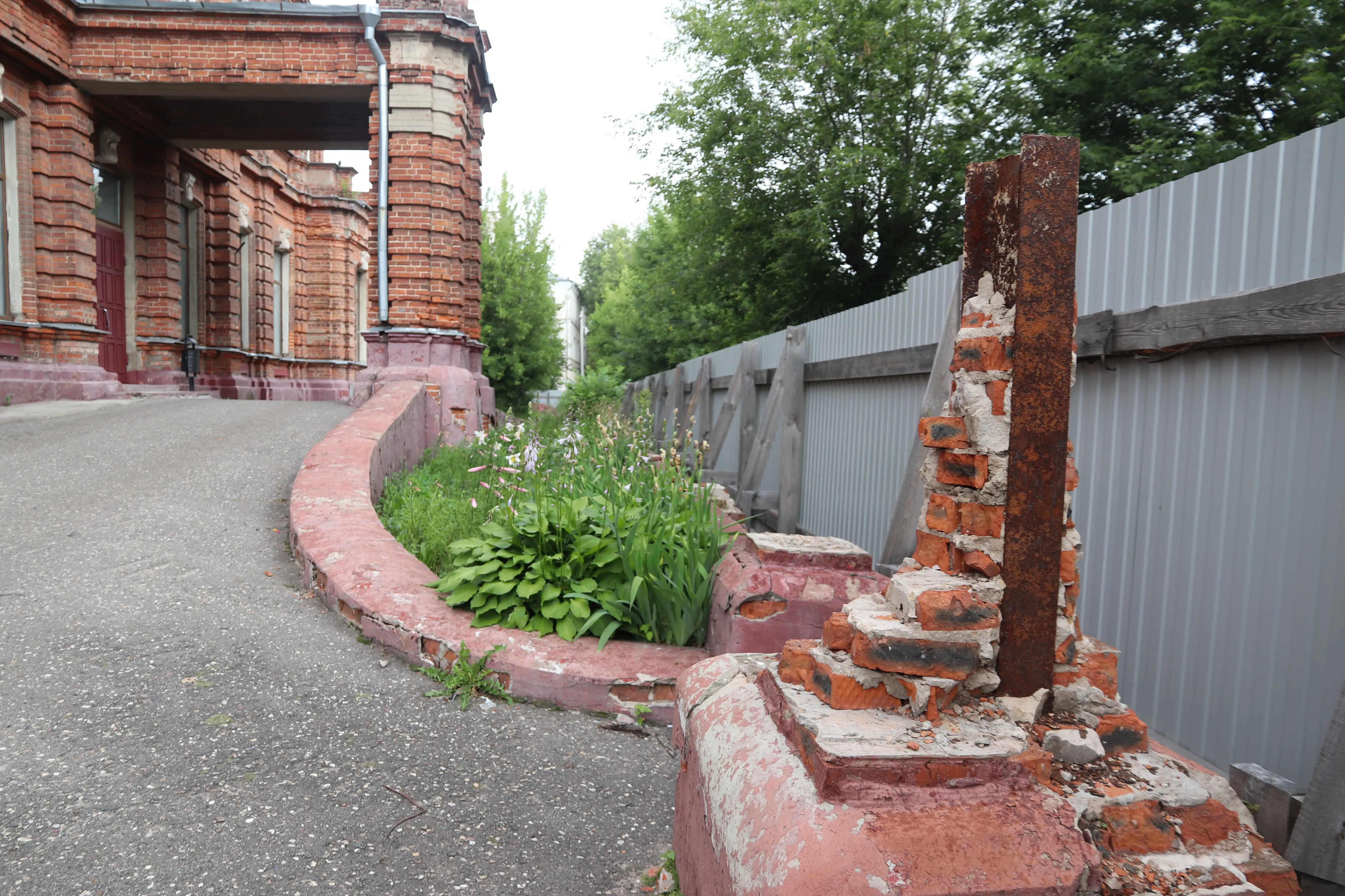 В областном центре продолжается ремонт общеобразовательных учреждений